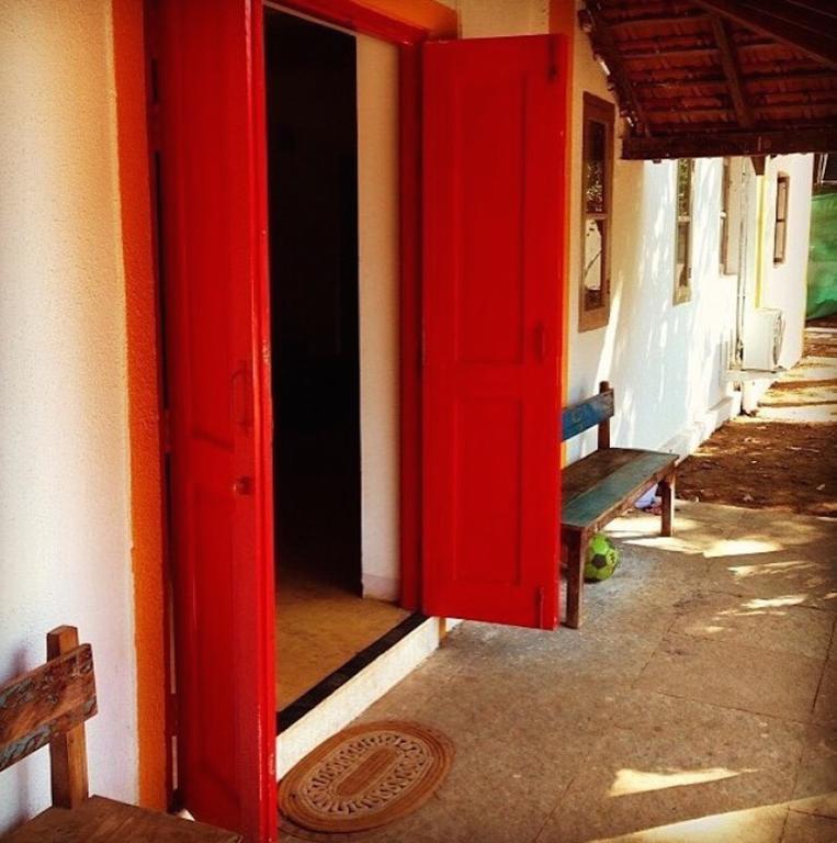Red Door Hostel Anjuna Exterior photo